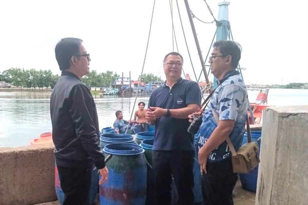 อสป. ต้อนรับ คณะศูนย์พัฒนาการประมงแห่งเอเชียตะวันออกเฉียงใต้ (SEAFDEC) จำนวน 25 ท่าน เข้าเยี่ยมชมกระบวนการขนถ่ายสัตว์น้ำของสะพานปลาสมุทรสาคร
