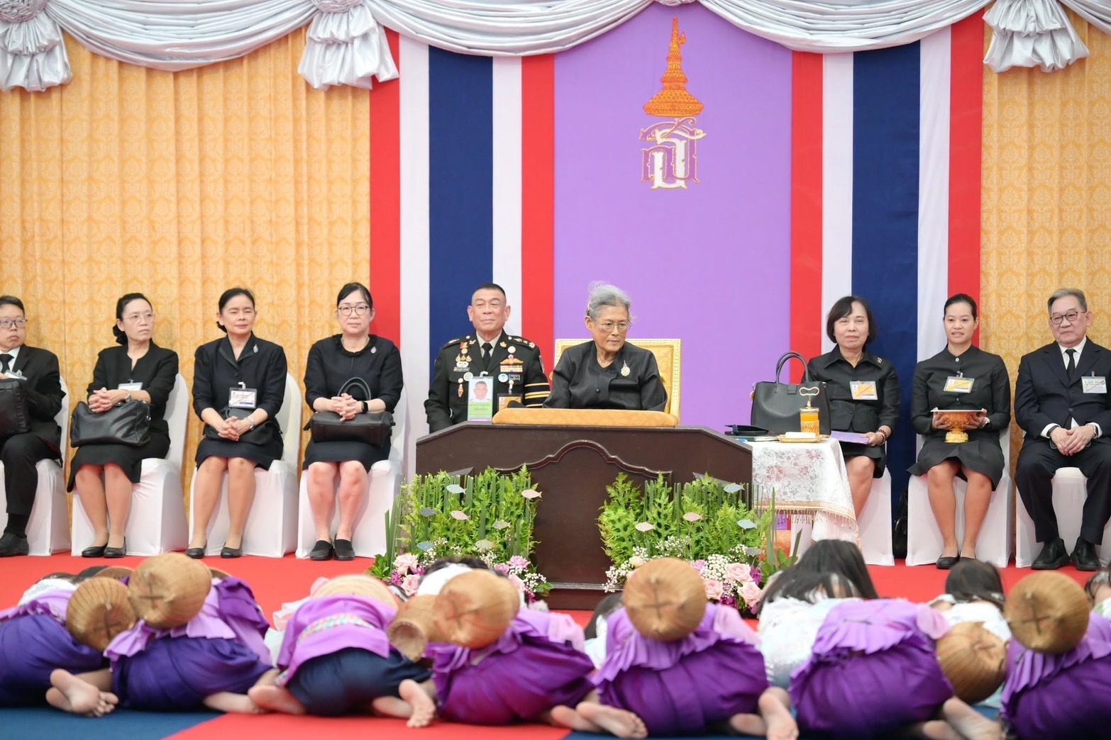 สมเด็จพระกนิษฐาธิราชเจ้า กรมสมเด็จพระเทพรัตนราชสุดาฯ สยามบรมราชกุมารี เสด็จพระราชดำเนินทรงเป็นองค์ประธานในพิธีเปิดงาน “วันสถาปนากรมประมง ครบรอบ 100 ปี” ภายใต้แนวคิด “ใต้ร่มพระบารมี 100 ปี กรมประมง ในน้ำมีปลา สร้างคุณค่าสู่ความมั่นคงทางอาหาร”